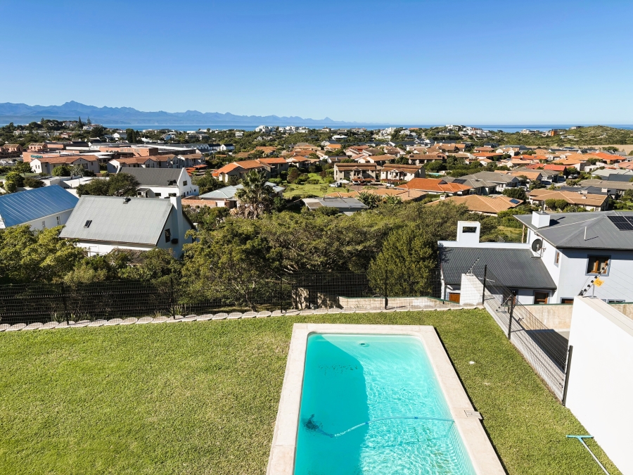 5 Bedroom Property for Sale in Whale Rock Hill Western Cape